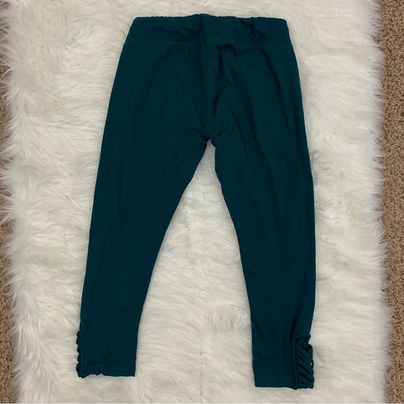 Hot Kiss Teal Athletic Capri Leggings - Picture 10 of 12